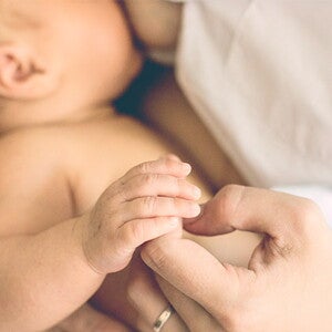 הנקה למתחילות חלק 3: התמקמי בנוחות