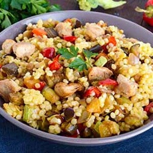 עוף עם פתיתים וירקות 