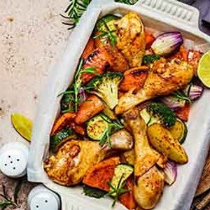 עוף מבושל עם בצל, בטטה וקישוא