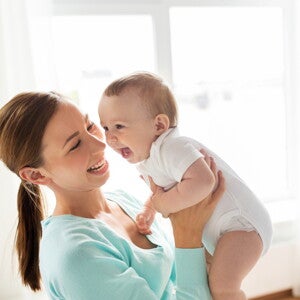 תינוק ואימו מאושרים